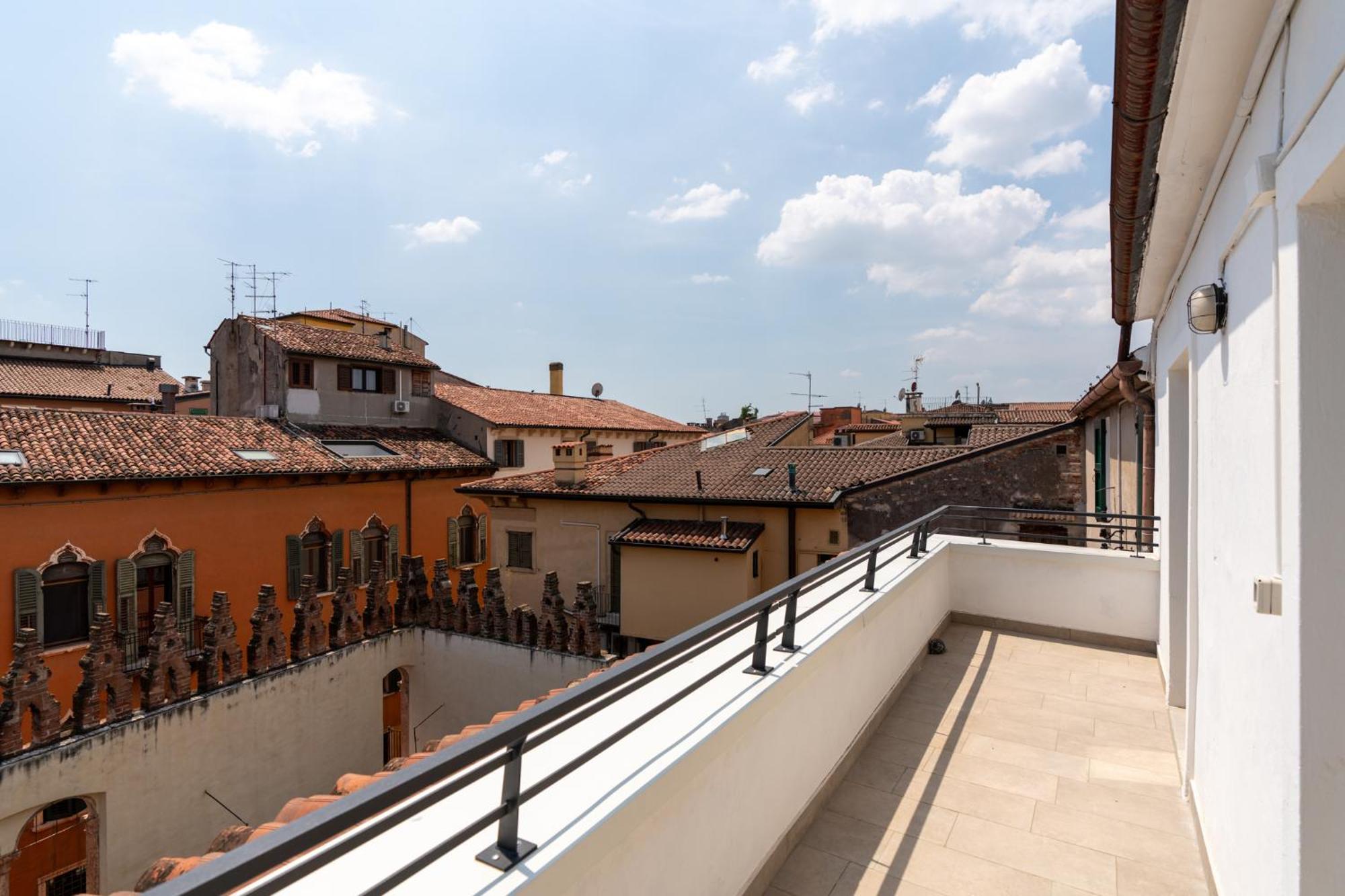 Palazzo Delle Guglie By Postcardsfrom Aparthotel Verona Kültér fotó