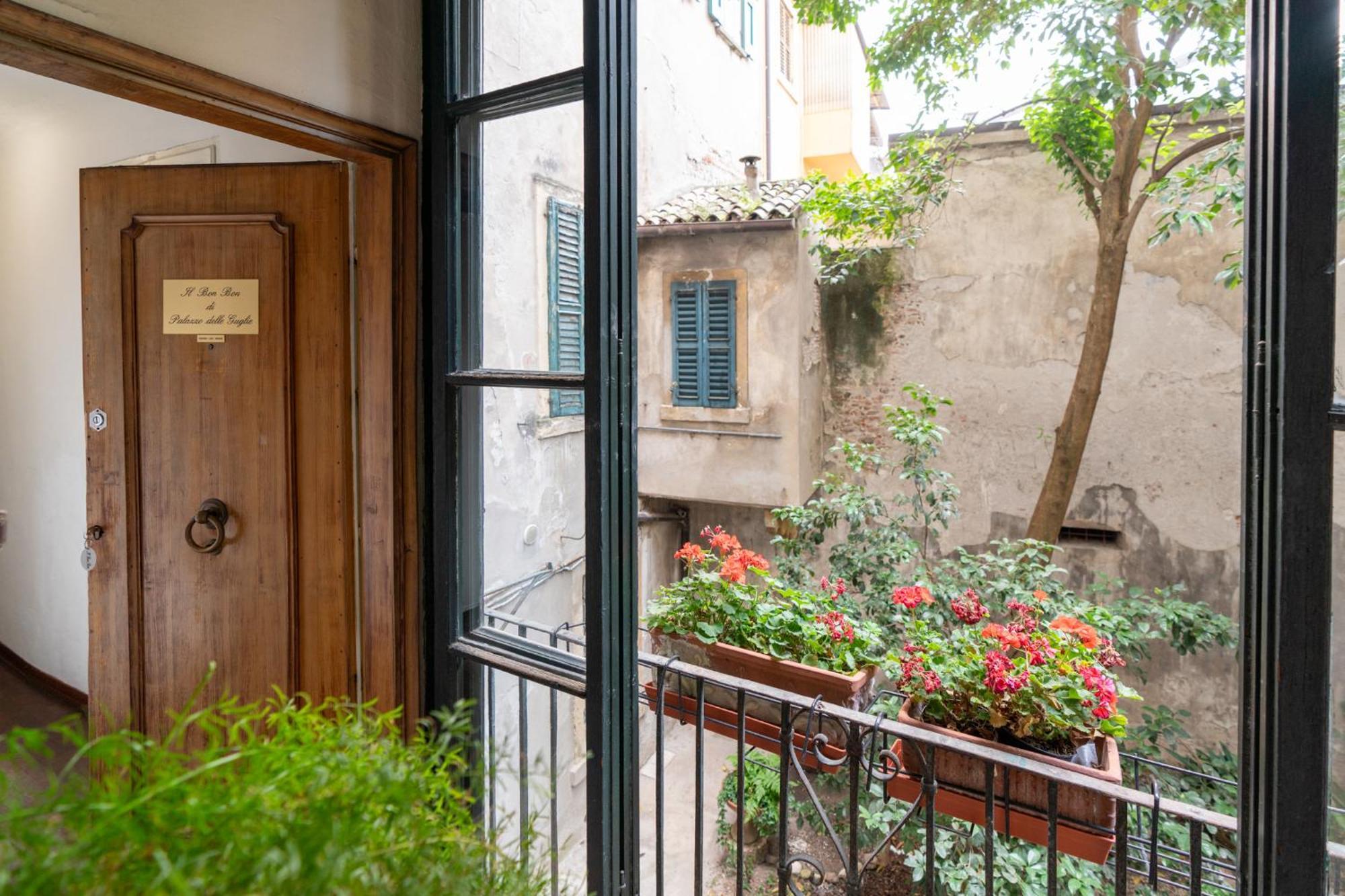 Palazzo Delle Guglie By Postcardsfrom Aparthotel Verona Kültér fotó