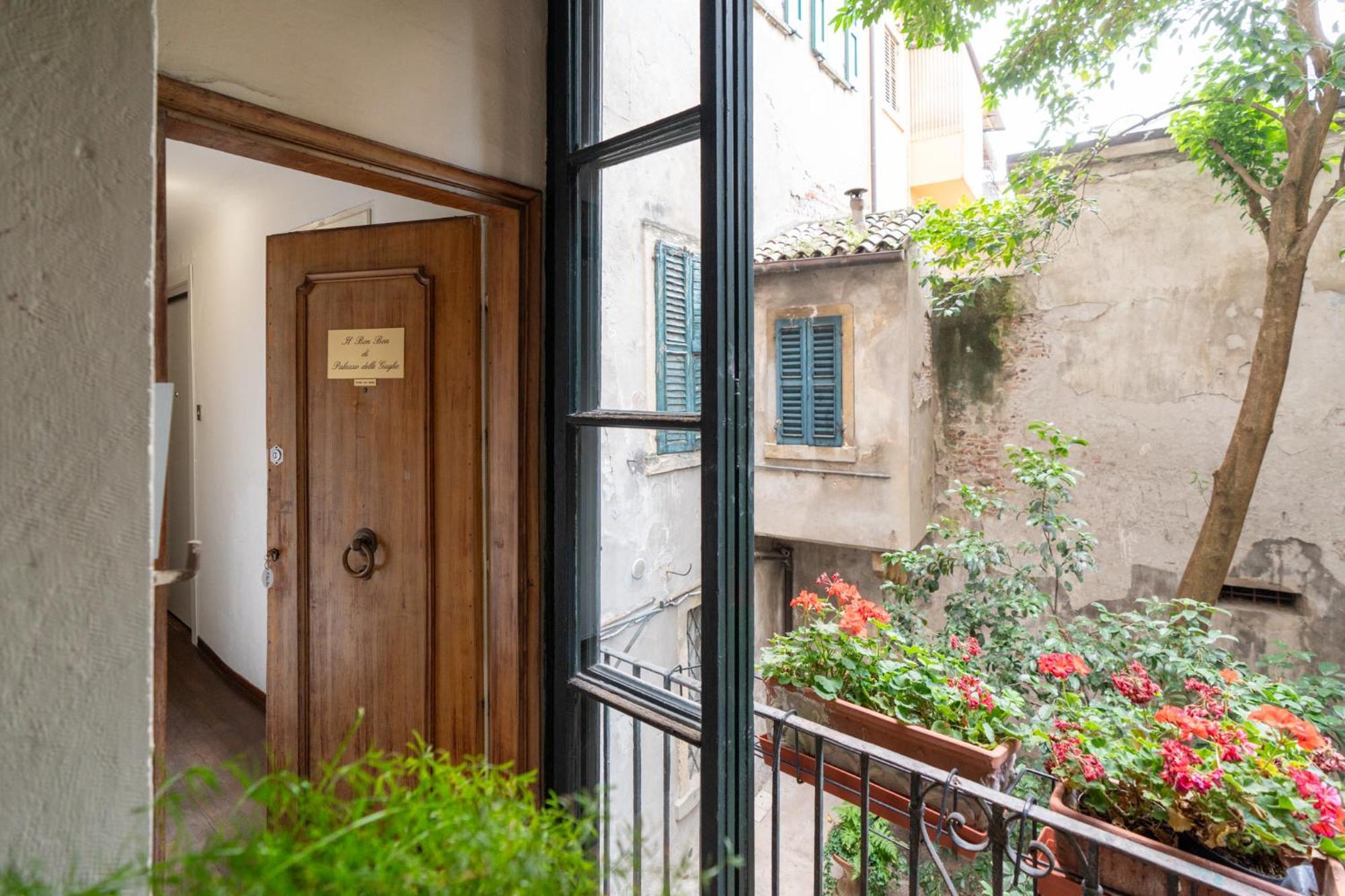 Palazzo Delle Guglie By Postcardsfrom Aparthotel Verona Kültér fotó
