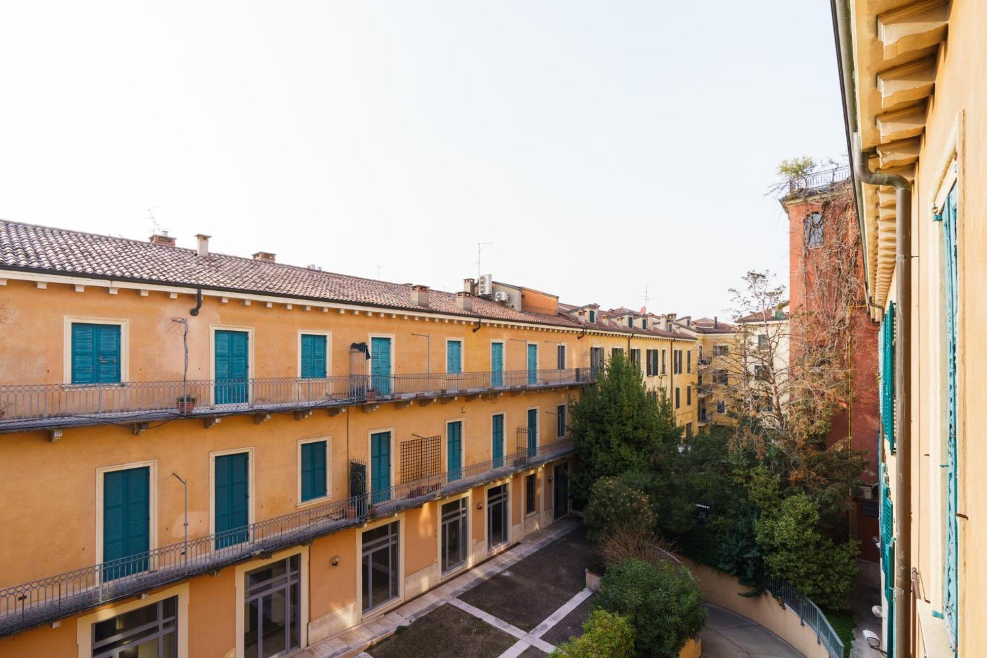 Palazzo Delle Guglie By Postcardsfrom Aparthotel Verona Kültér fotó