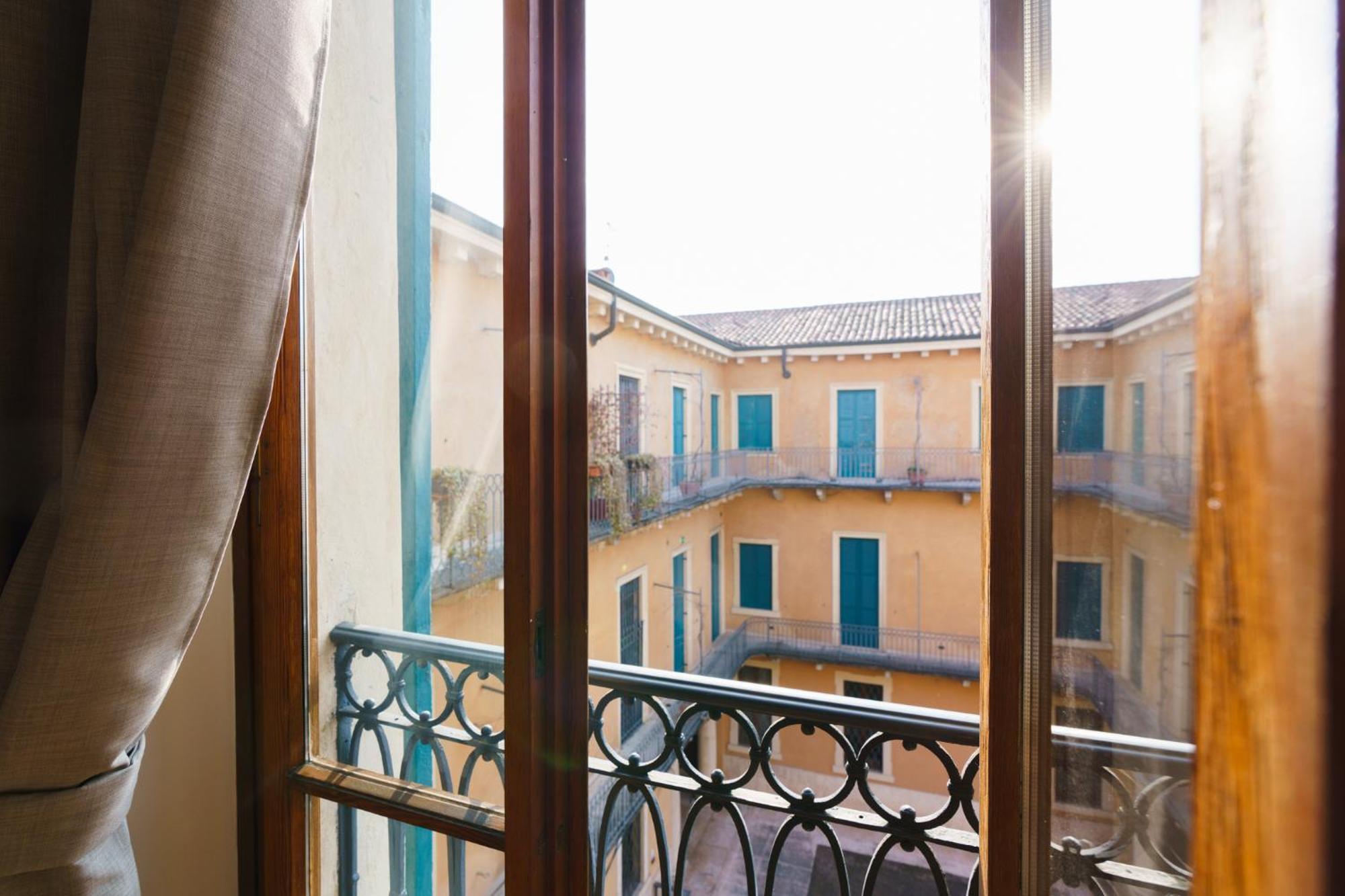 Palazzo Delle Guglie By Postcardsfrom Aparthotel Verona Kültér fotó